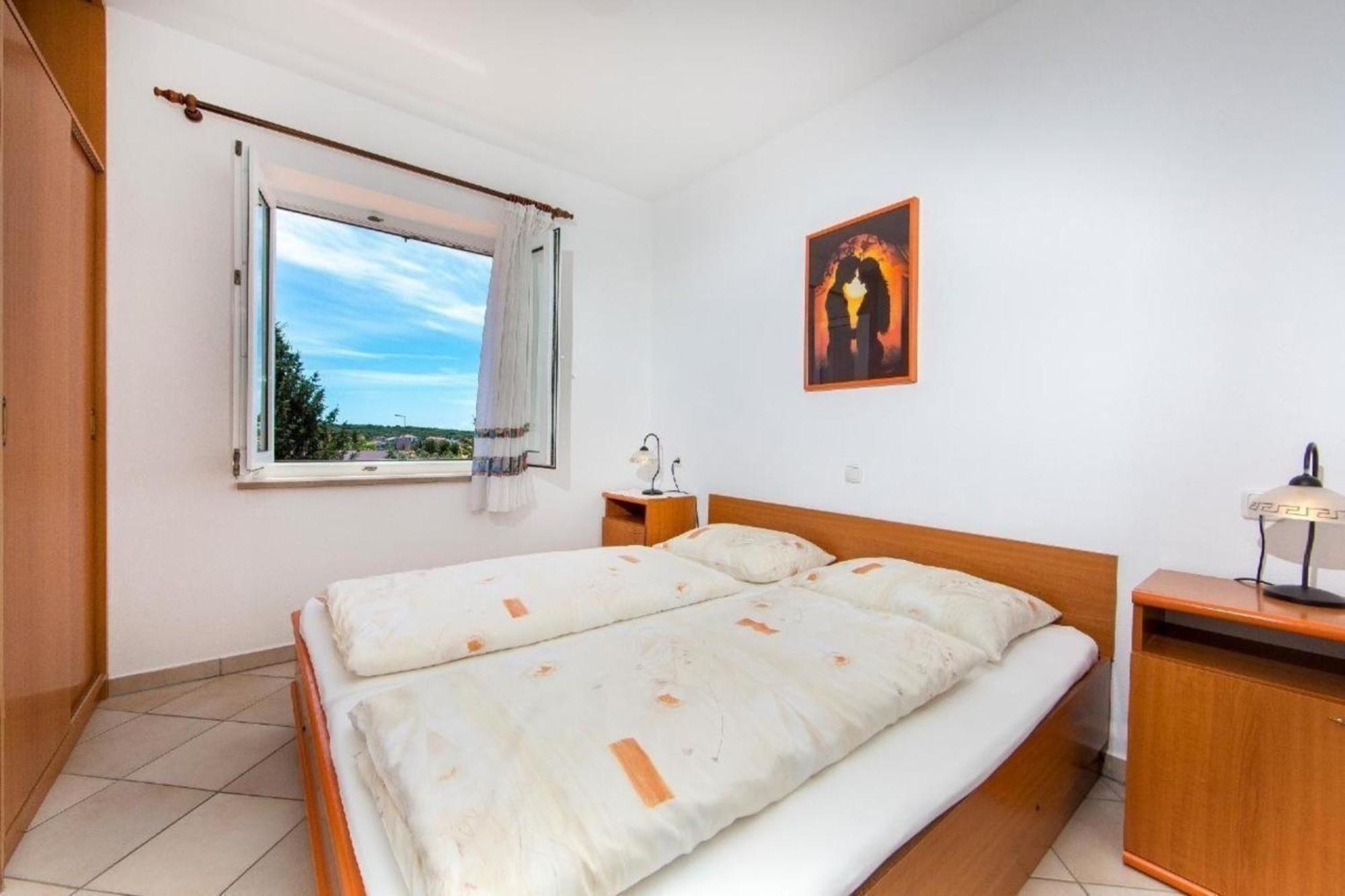 Appartement In Pjescana Uvala Mit Gemeinschaftspool *