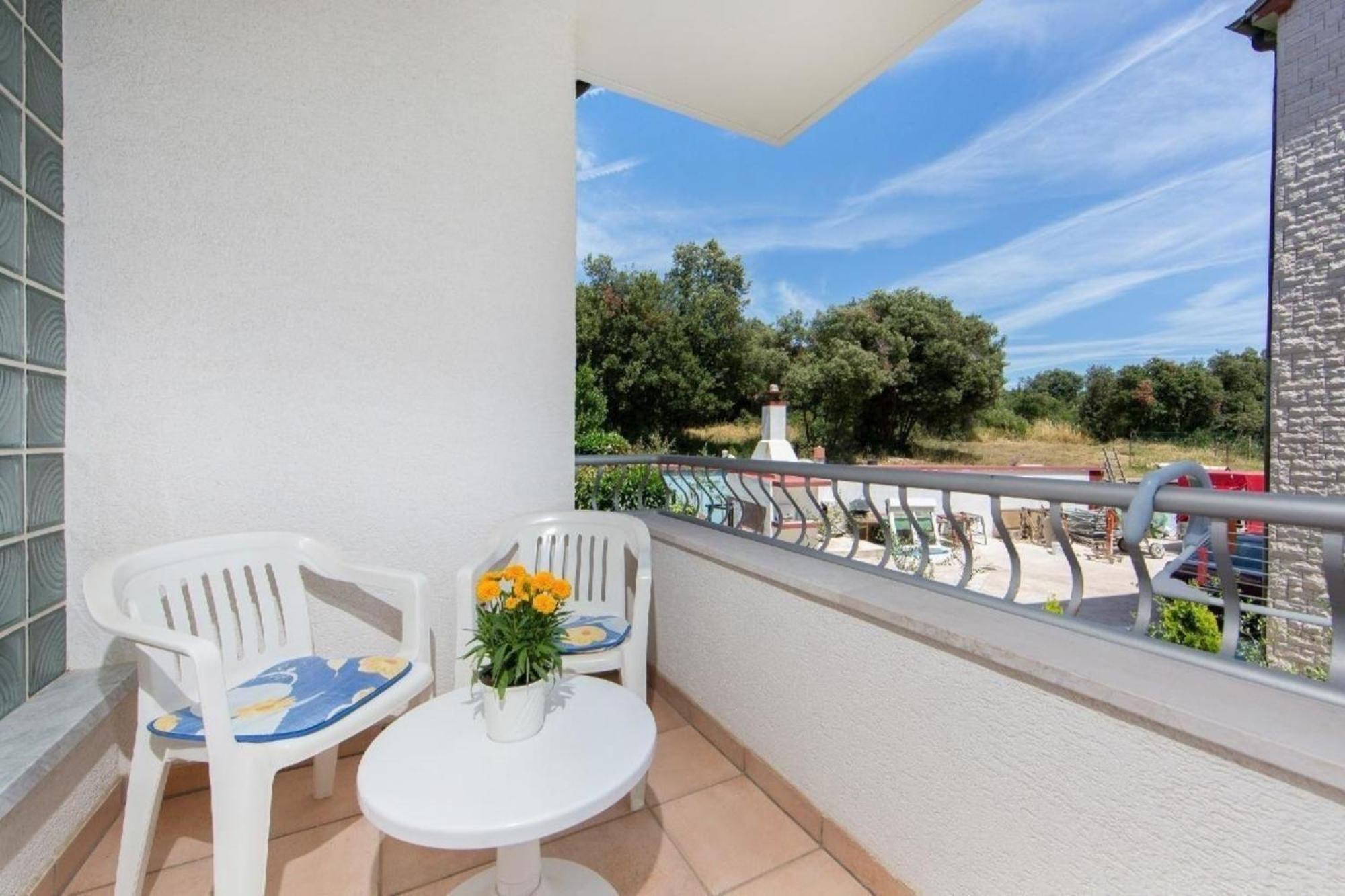 In Pjescana Uvala Mit Gemeinschaftspool Apartman Pula
